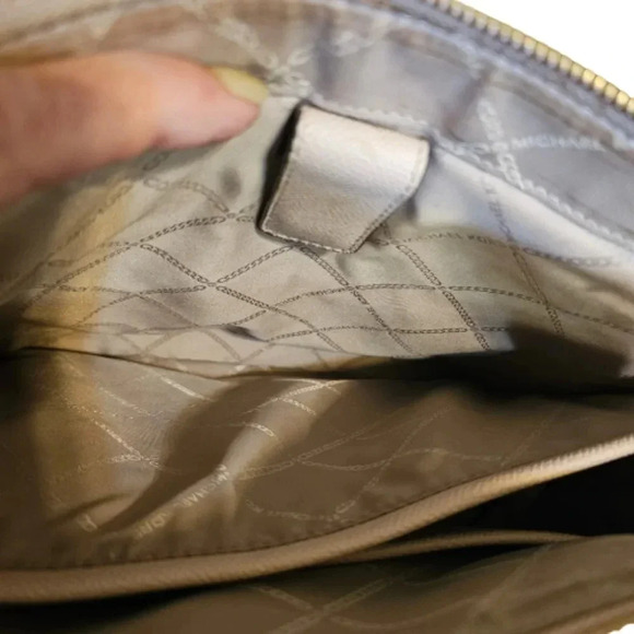 Michael Kors Maddie Tote - Picture 9 of 16